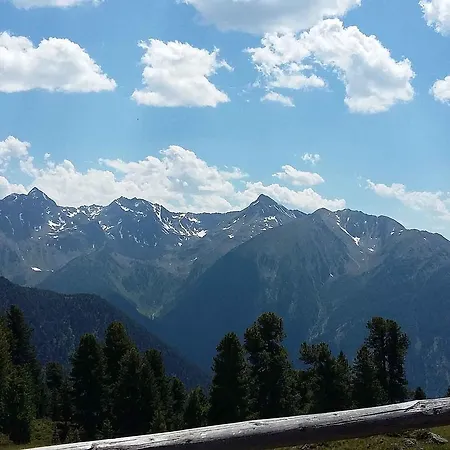 Haus Brigitte - Preise Inclusive Pitztal Sommer Card 招待所 3*